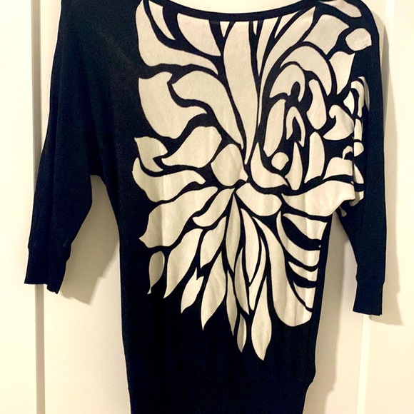 White House Black Market Tops - White House | Black Market 1/2 Sleeve Lightweight Sweater /Size XS